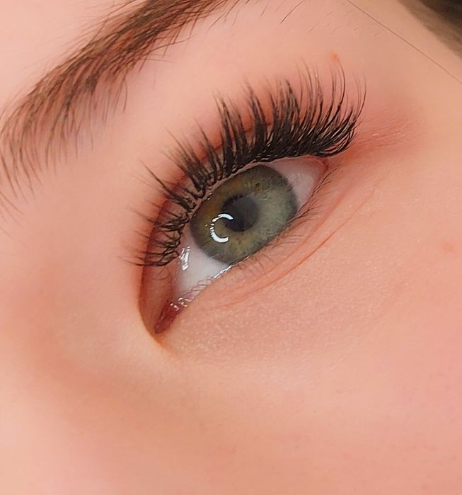 Наращивание  и ламинирование  ресниц. Покрытие  ногтей гель лаком.