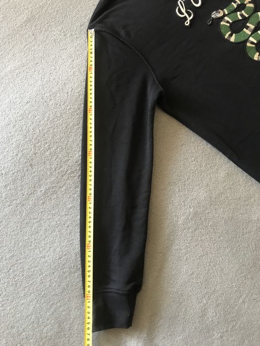 Свитер Gucci с изображением змеи