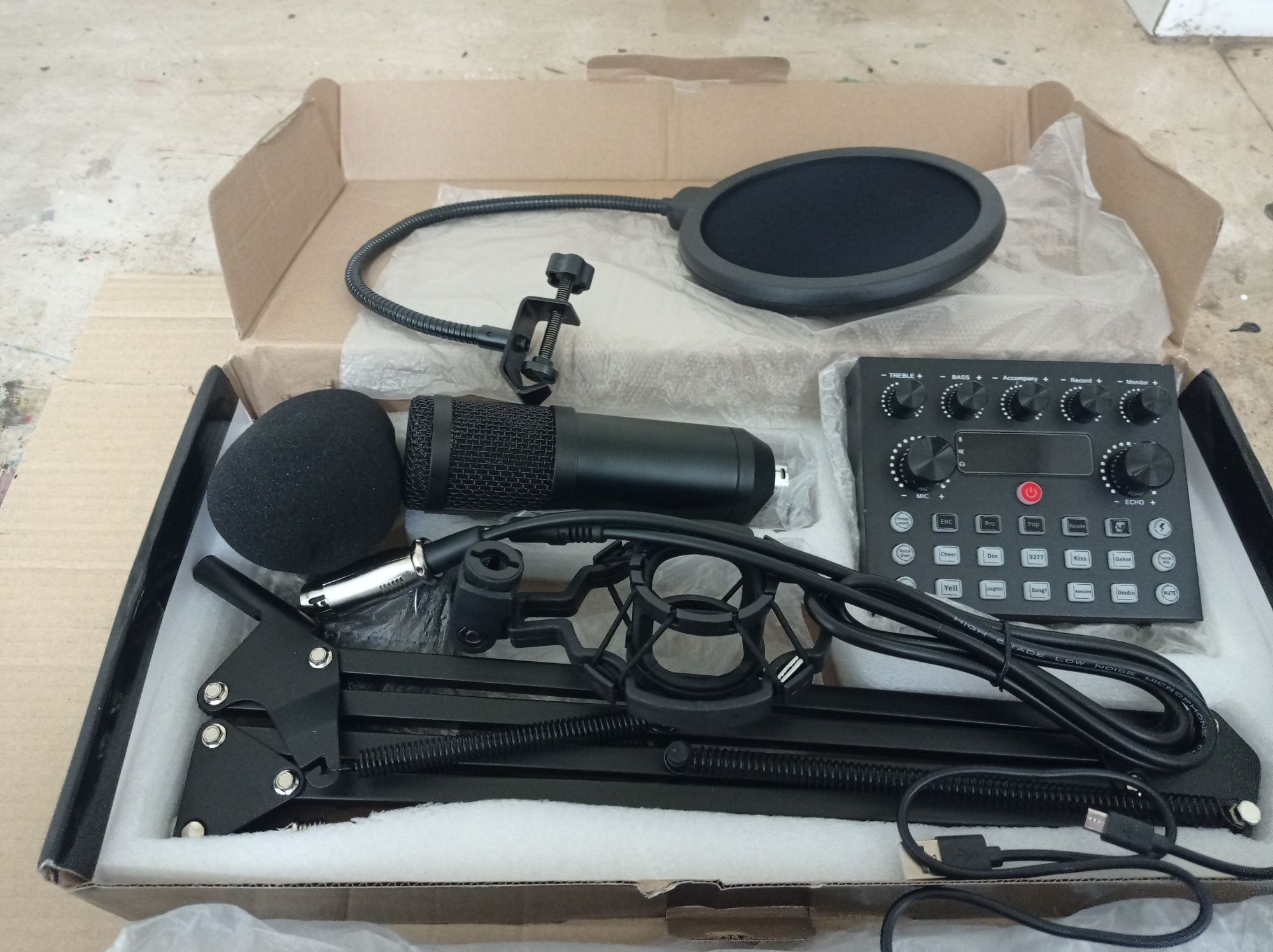 Equipamento completo de podcast