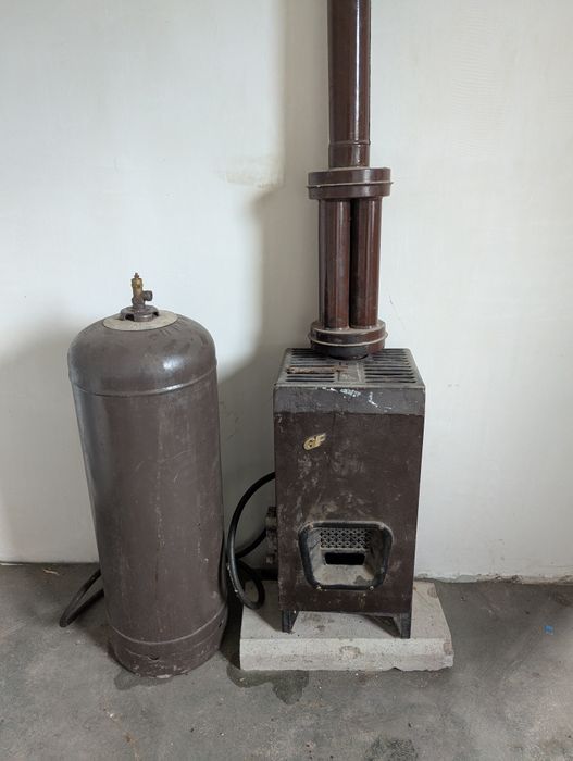 Газовий обігрівач з балоном або без