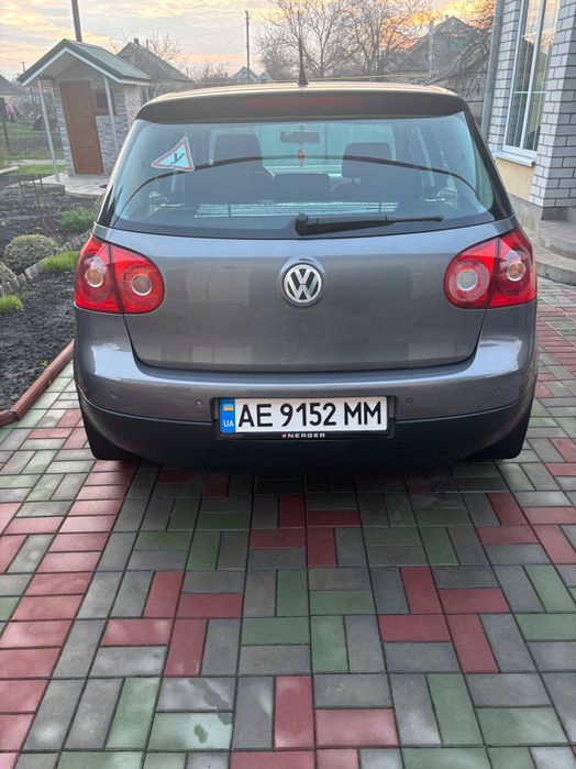Продам Volswagen Golf 5 1.6 MPI