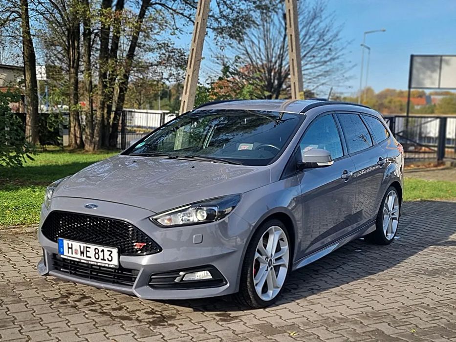 Ford Focus *ST*Bi Xenon*Navi *Kamera* Grz.Fotele * Grz.Kierownica * Alufelgi 19'*