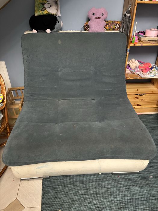 Великий диван б/у, потокбує переобшивки