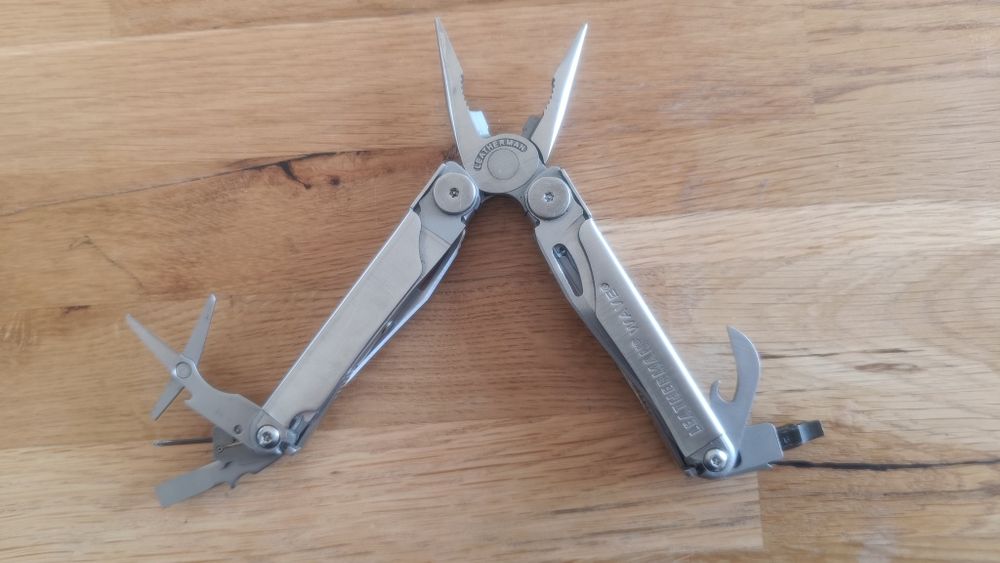 Multitool Leatherman wave