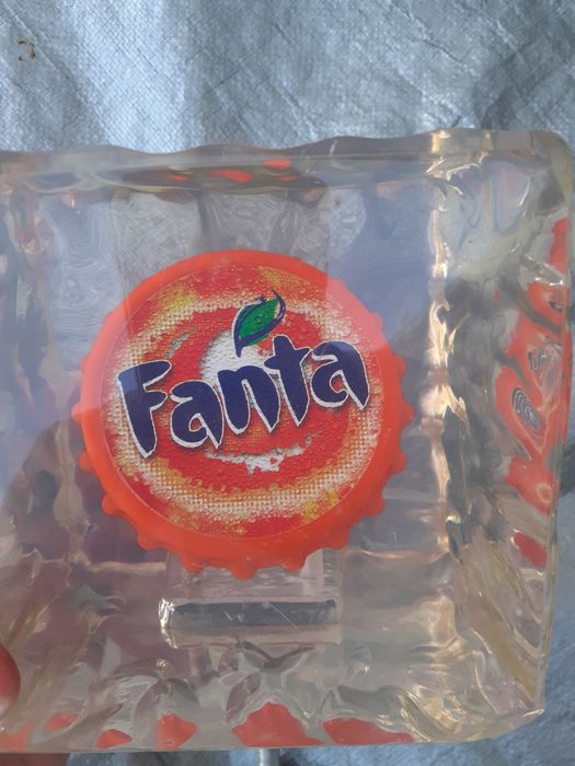 Raro abridor de garrafas de bar com simbolo da fanta