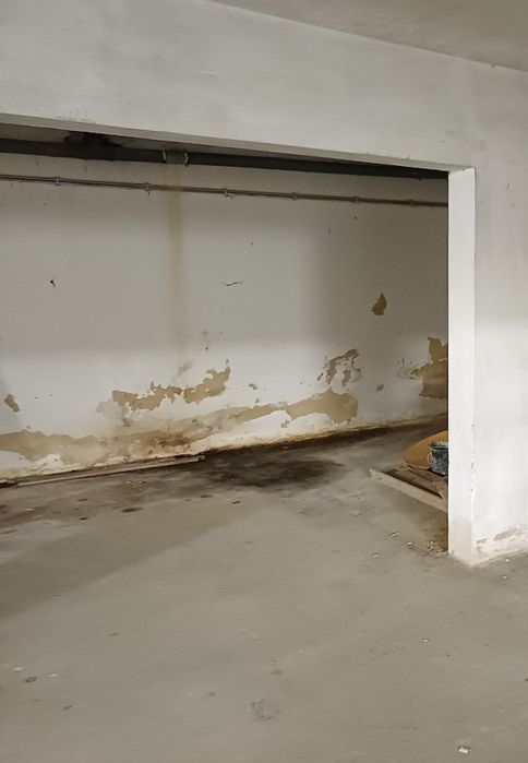 Alugo lugar garagem para moto