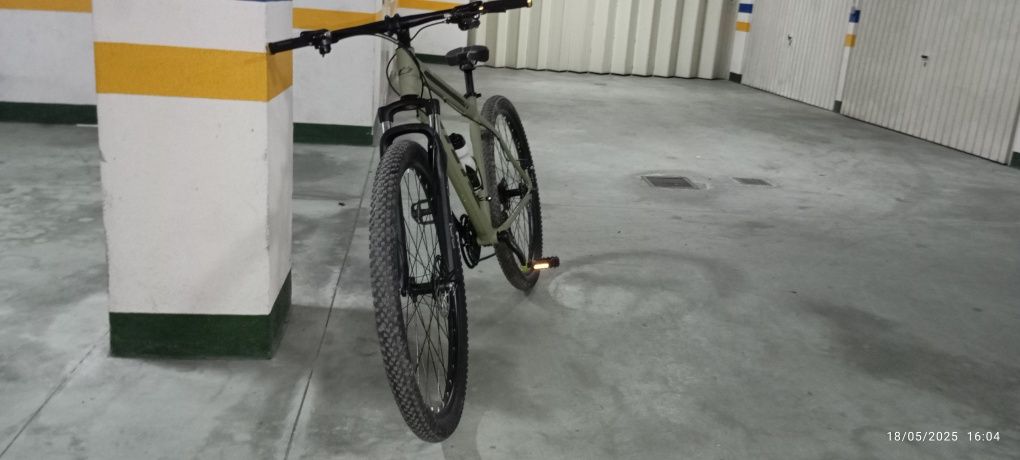 Vende-se bicicleta de montanha kosmo pro como nova