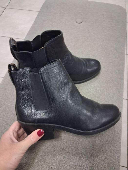 Півчобітки Guess originally