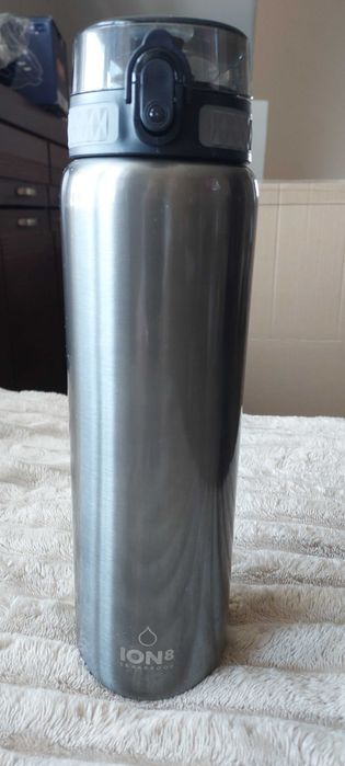 Butelka na wodę ze stali nierdzewnej Ion8 1200ml