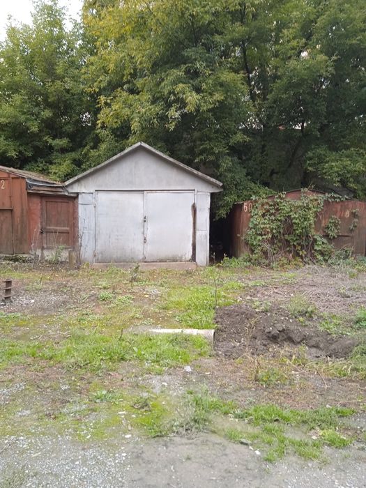 Продам капітальний гараж