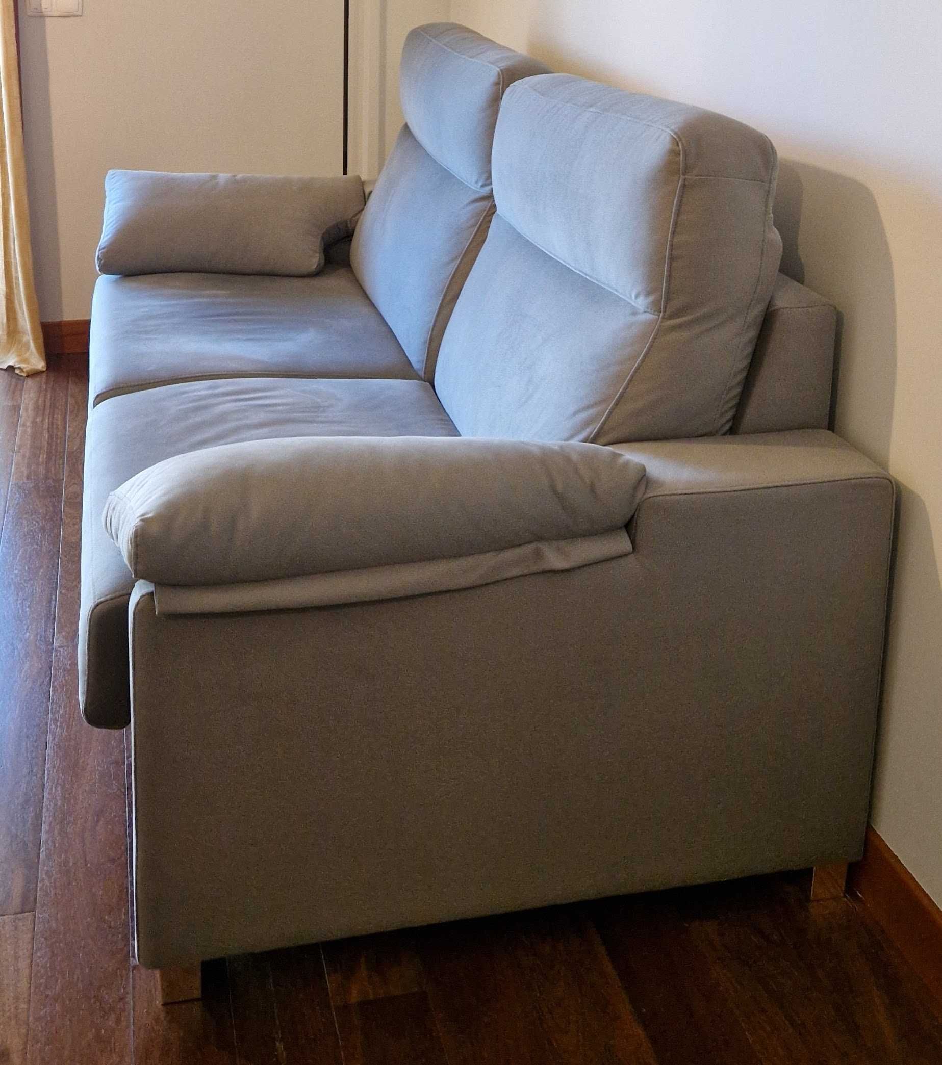 Sofa cama semi novo