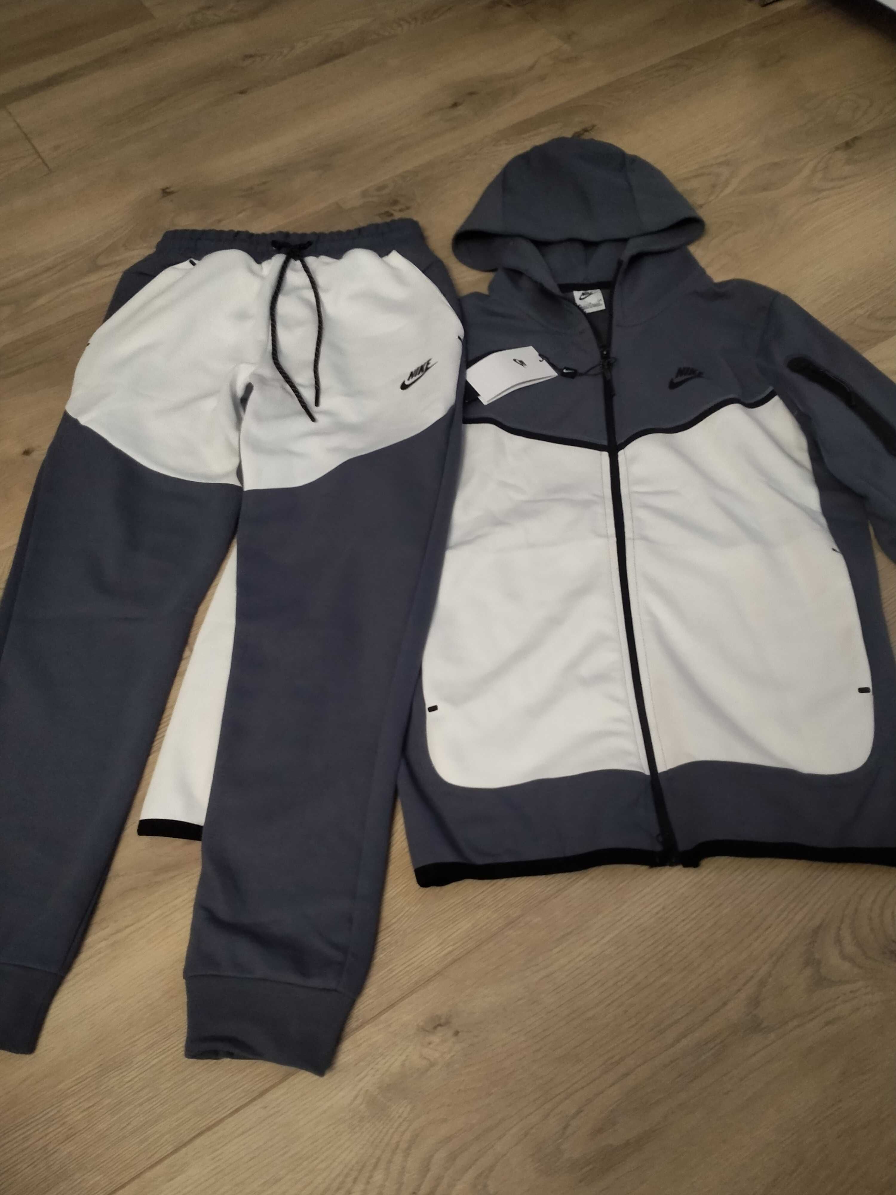 Dres Nike Tech Fleece nowy