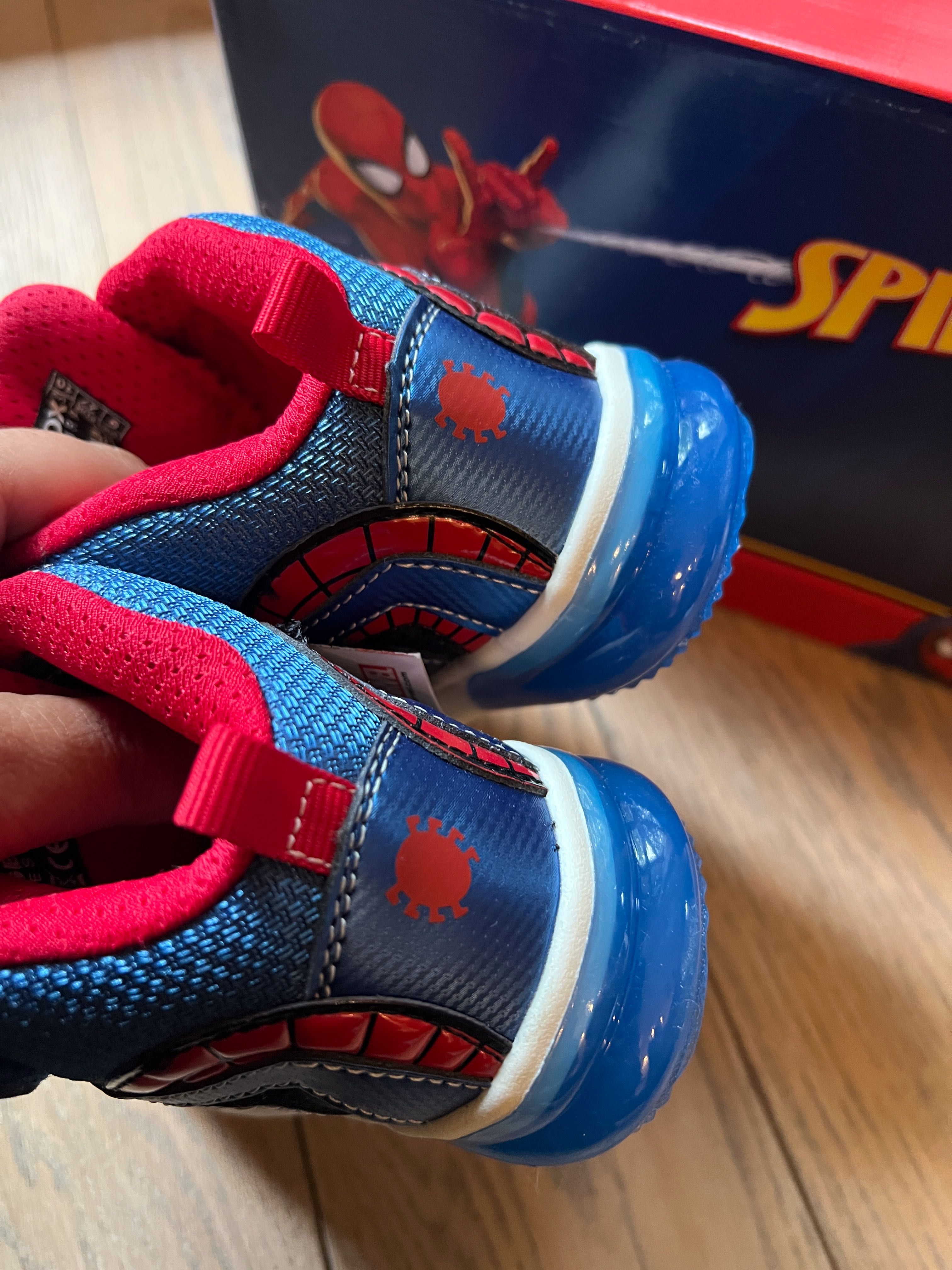 sneakersy jesienne Geox LED respira Spiderman na rzep roz 31/19,5 cm