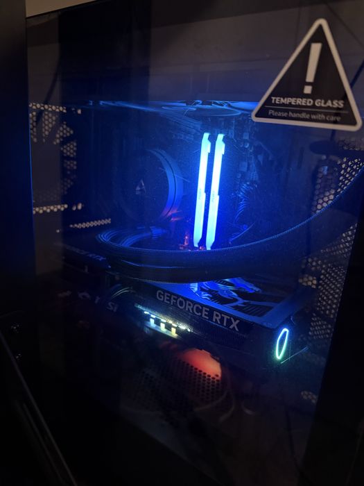 Ryzen 9 5900x + MSI B550 TOMAHAWK + Kingston fury 3600 Mhz RGB 64GB