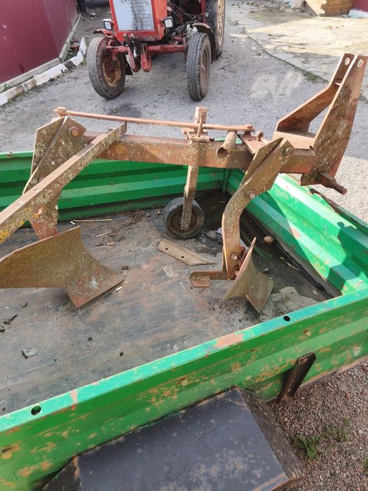 Плуг 2*25 двух корпусний