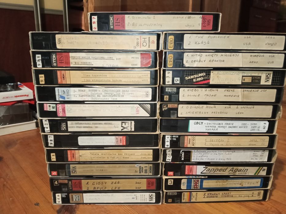 Kasety VHS bazarowe ,różne nagrania
