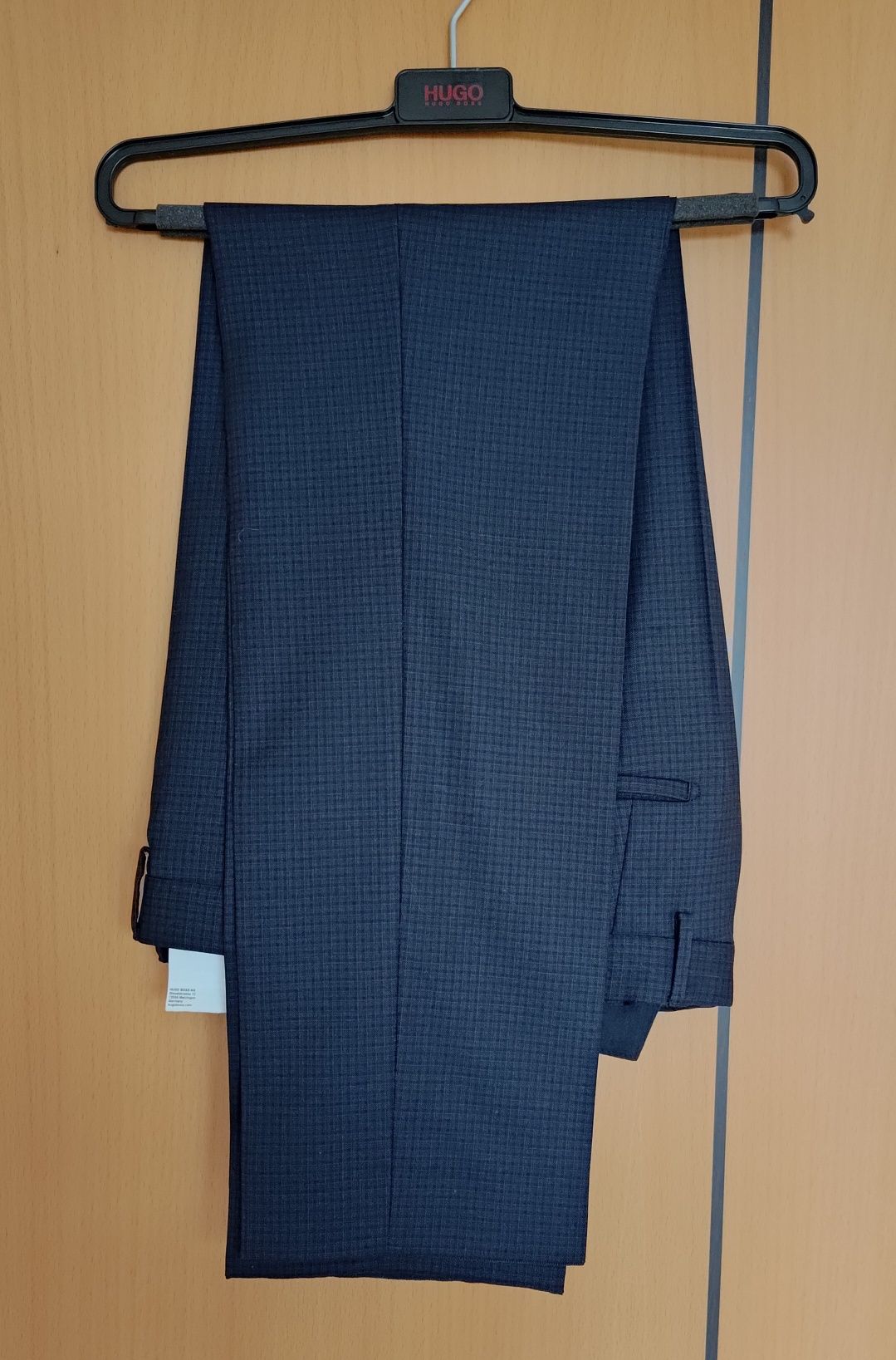 Fato Hugo Boss (Blazer, Calça, Camisa)