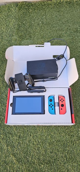 Nintendo Switch + Caixa