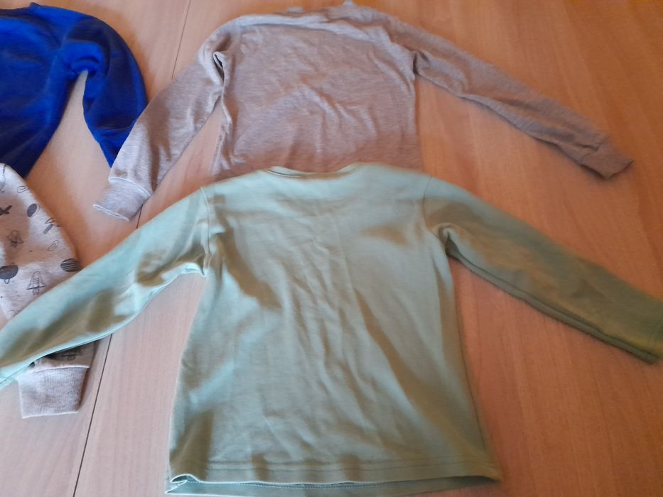Bluzy dla chłopca rozm 110 na 4-5 lat