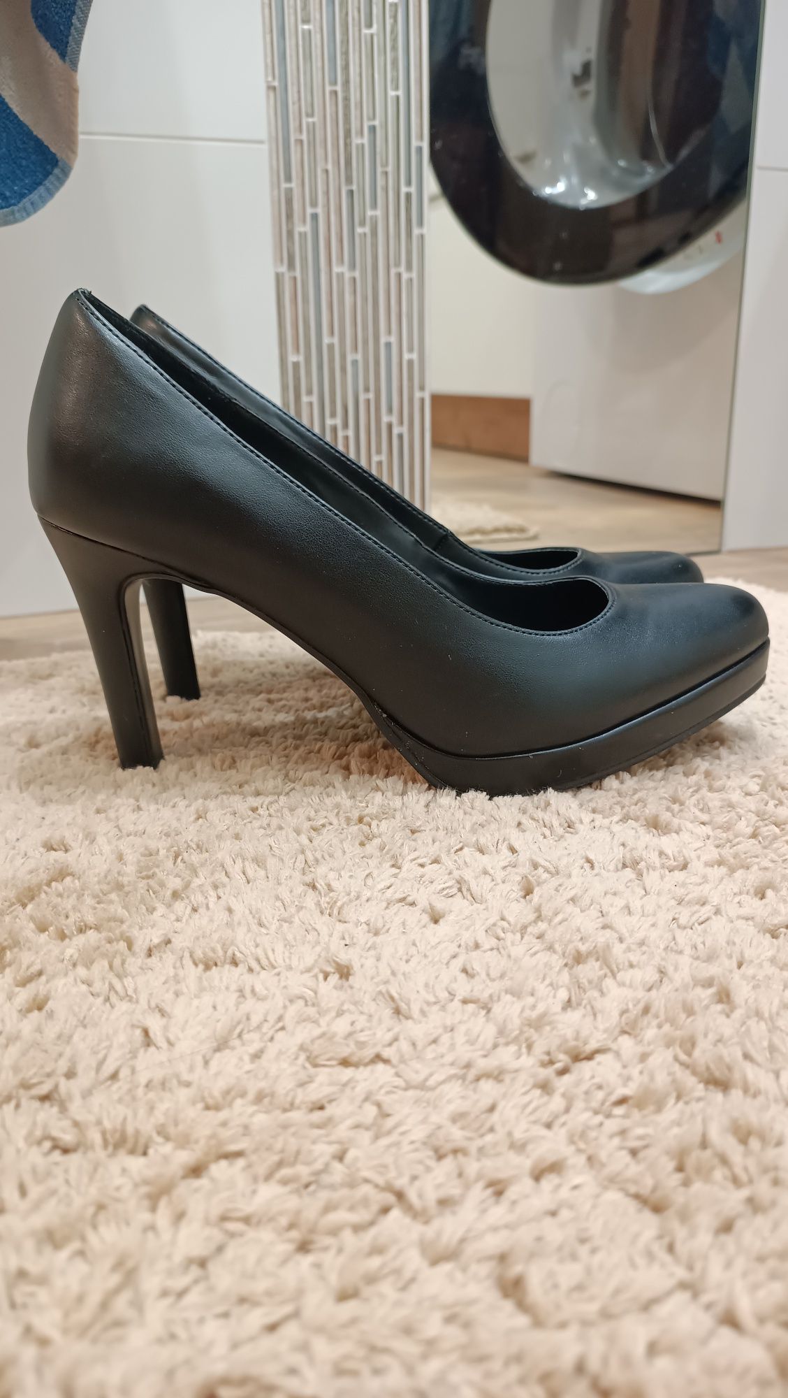 Buty na obcasie r. 41