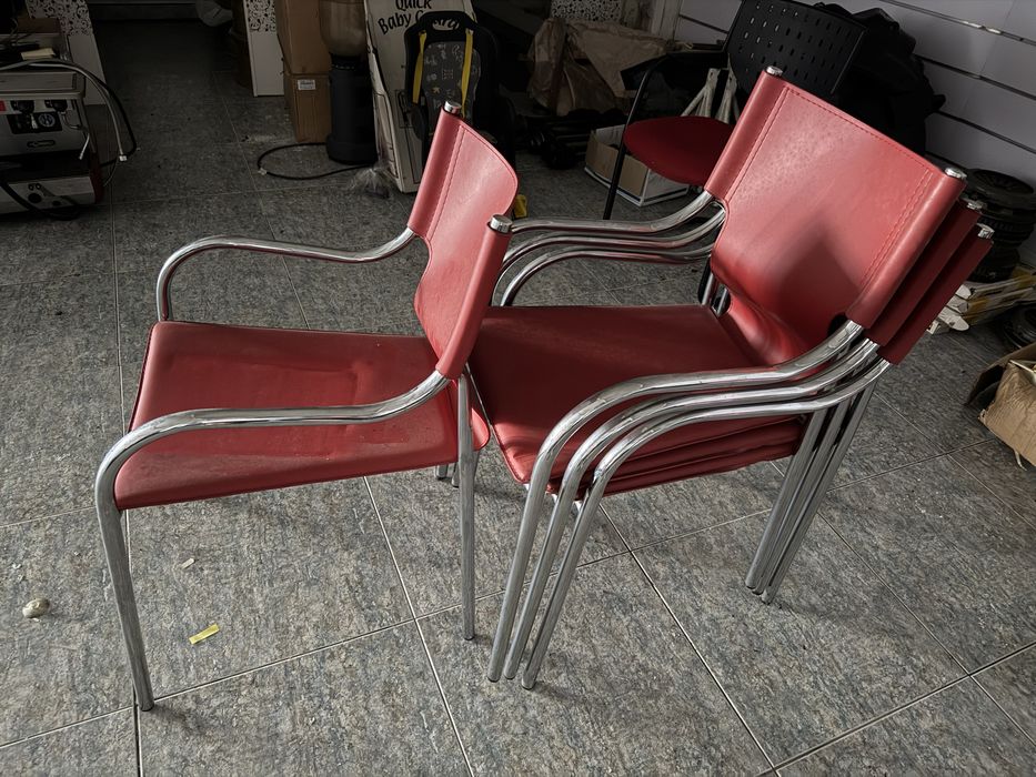 Cadeiras escritório em Pele