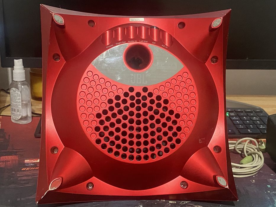 Jbl сабвуфер creature II