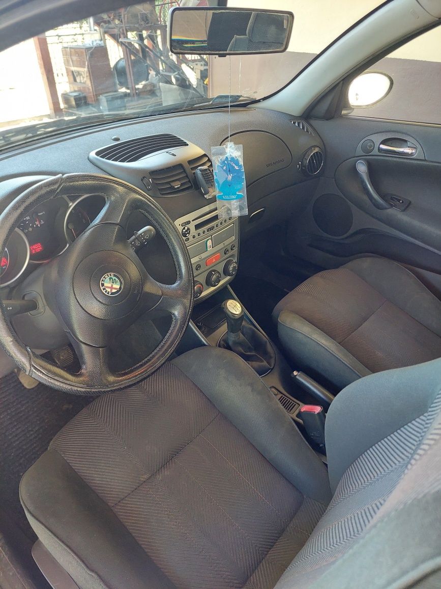 Alfa Romeo 147 1.6 t spark 2003