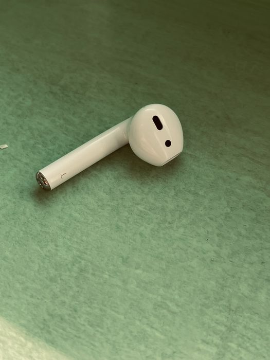 Продам один навушник AirPods 2 Лівий Орігінал А2031