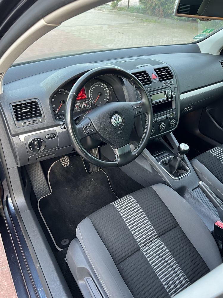 Vw Golf V 1.6 MPI 2008 rok