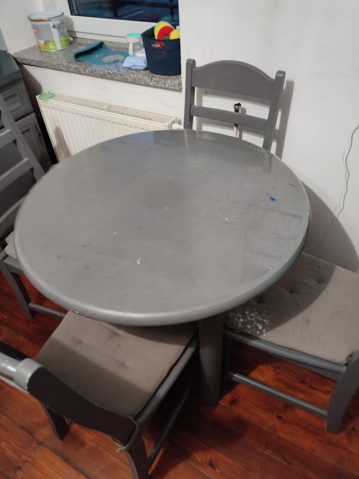 Zestaw stół i krzesła, drewniane