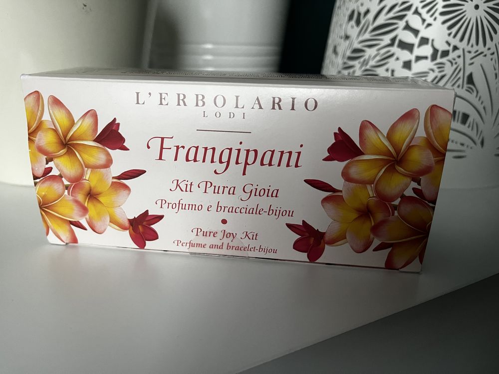 Frangipani Zestaw Pura Gioia woda perfumowana 15ml z bransoletką.