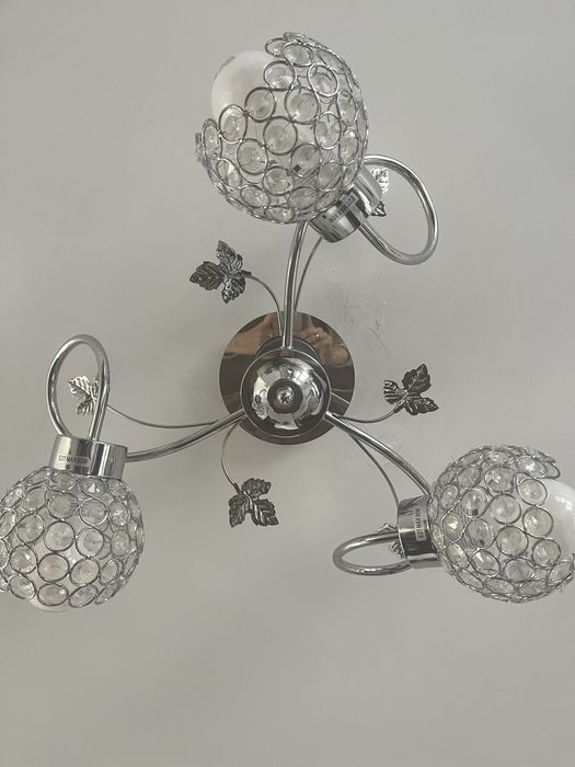 Lampa - elegancka z kryształkami na trzy zarówki