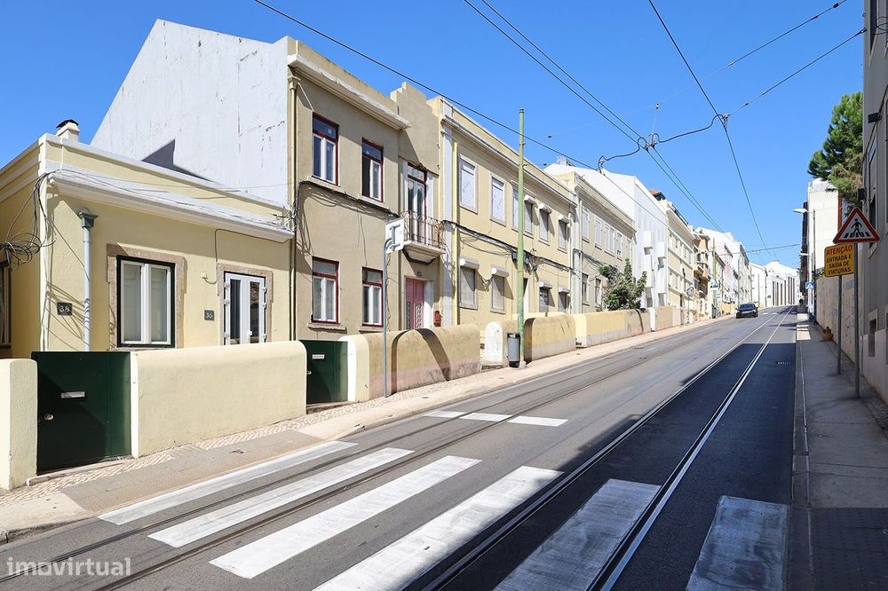 Para Arrendamento - T2 – Renovado – Grande Pátio Exterior – Alcântara