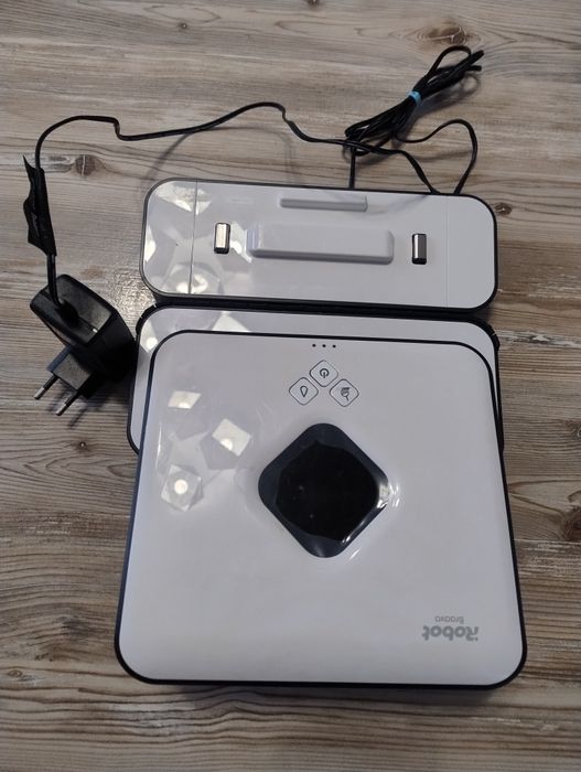 Robot mopujacy Irobot Braava 390t- używany, w pełni sprawny