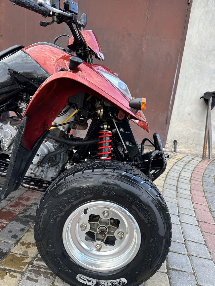 Продам кавадроцикл Kymco maxxer 250