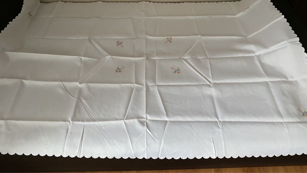 Obrus świąteczny z serwetkami