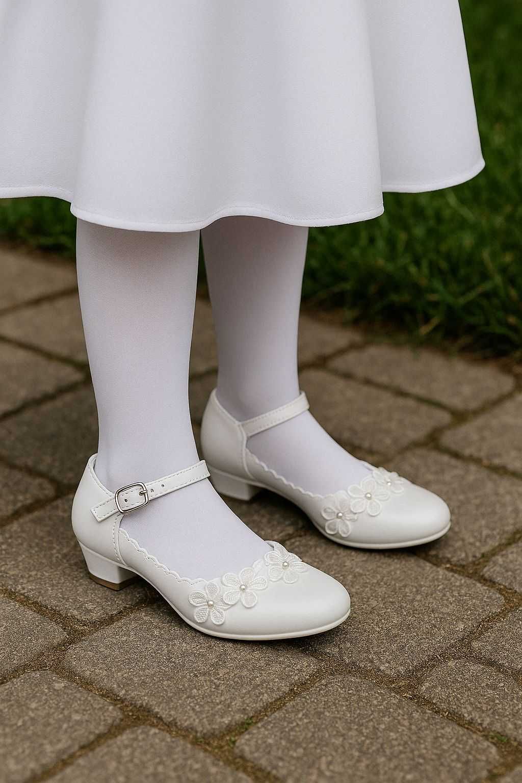 Buty komunijne dziewczęce balerinki białe  42/23 rozm. 36
