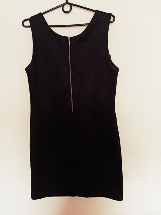 Czarna sukienka damska