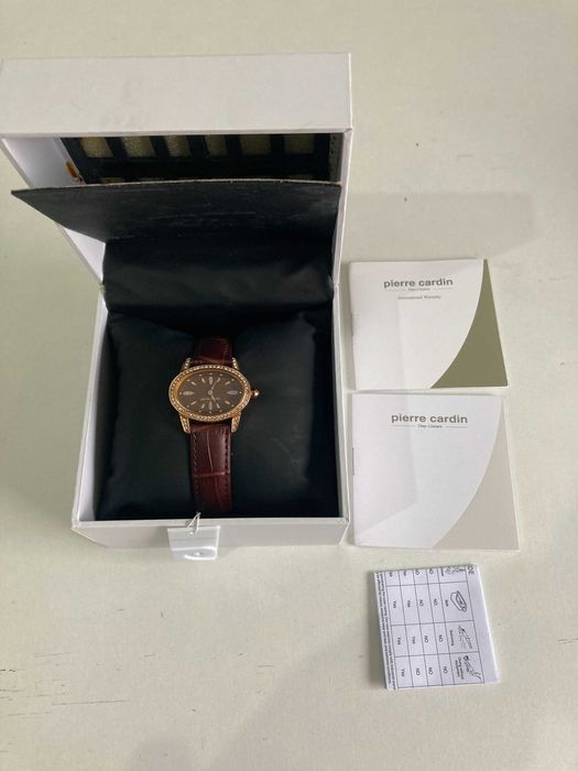 Relógio Pierre Cardin PC104202F03 com pulseira de couro - como novo