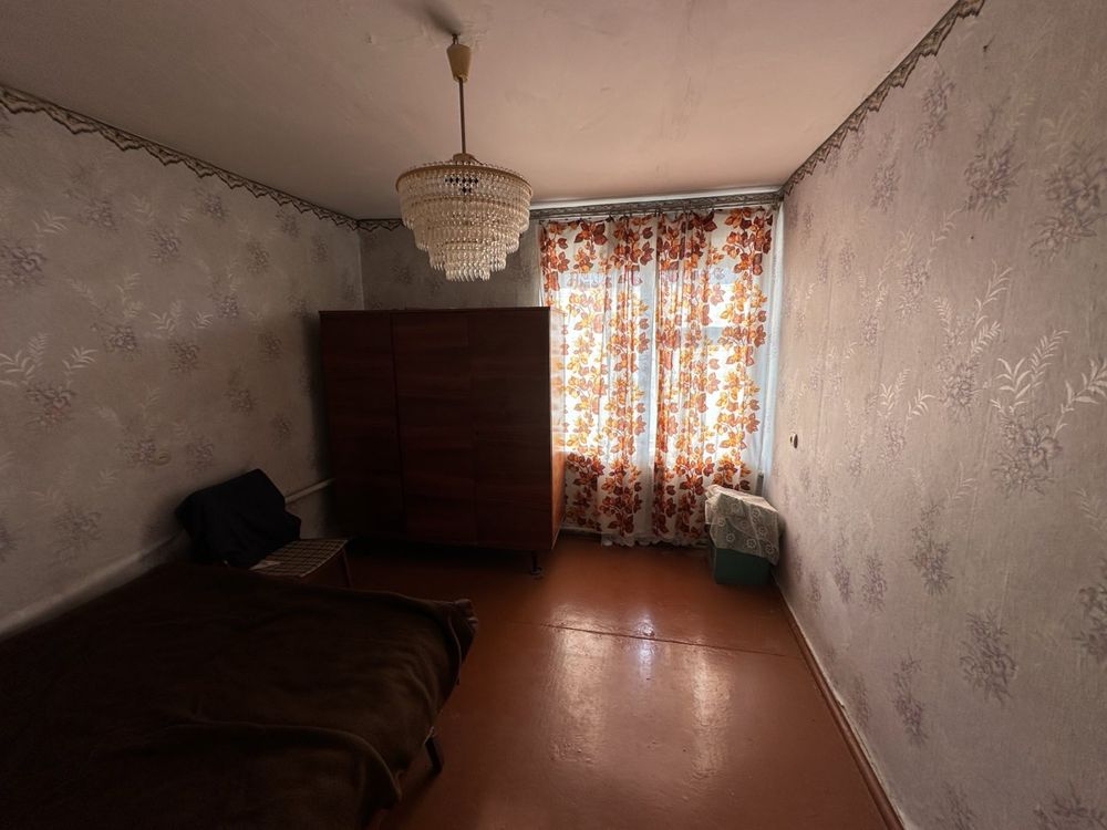 Продам 4-х кімнатну квартиру в центрі Лисянки