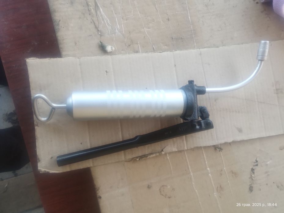 Шприц ричажно -плунжерний.