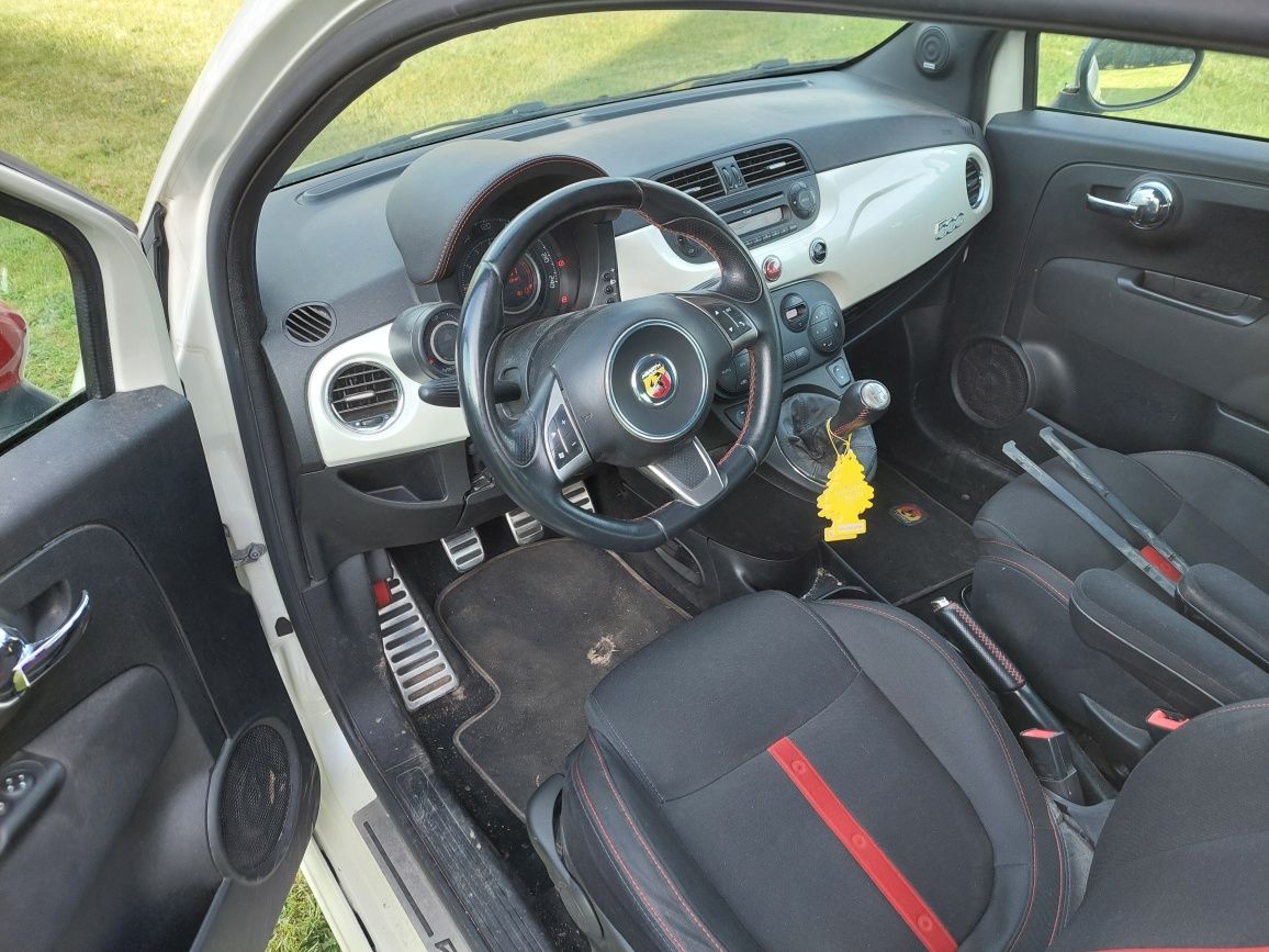 Fiat 500 Abarth lekko uszkodzony