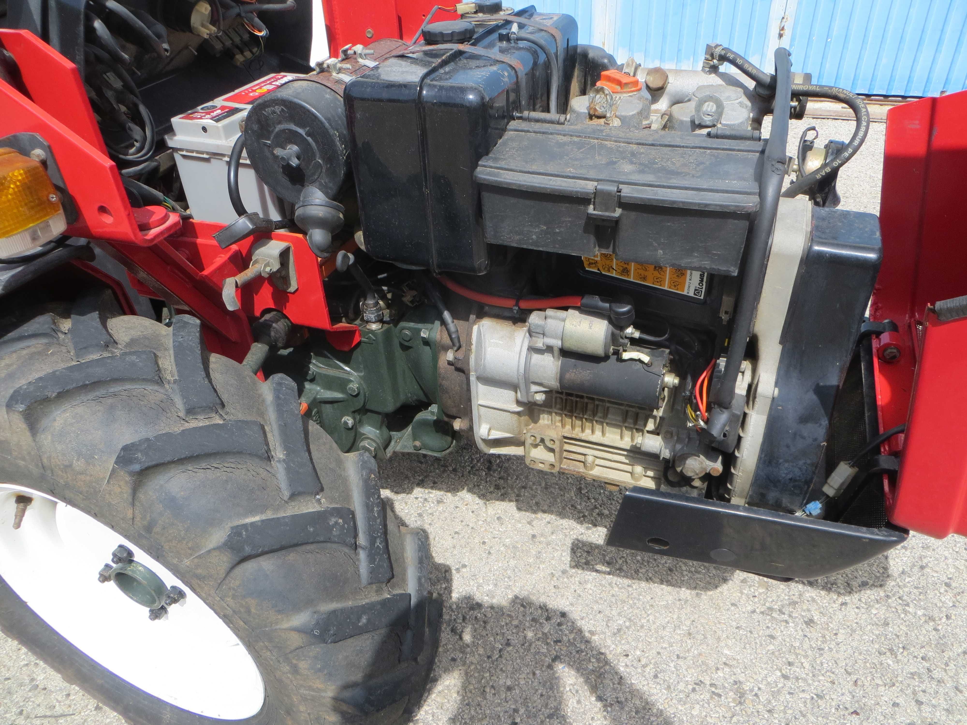 TRACTOR GOLDONI 25 CV MATRICULADO RODAS IGUAIS C/ CORTA MATO