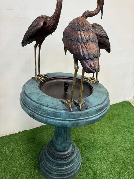 FONTANNA Z BRĄZU - trzy czaple - pelikany