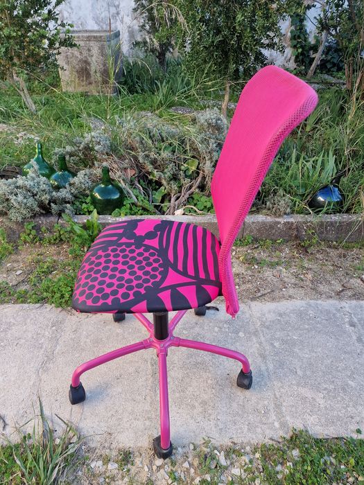 Cadeira giratória rosa