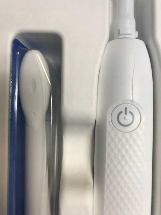 Szczoteczka elektryczna Oral-B Pulsonic Slim Clean 2000 biała