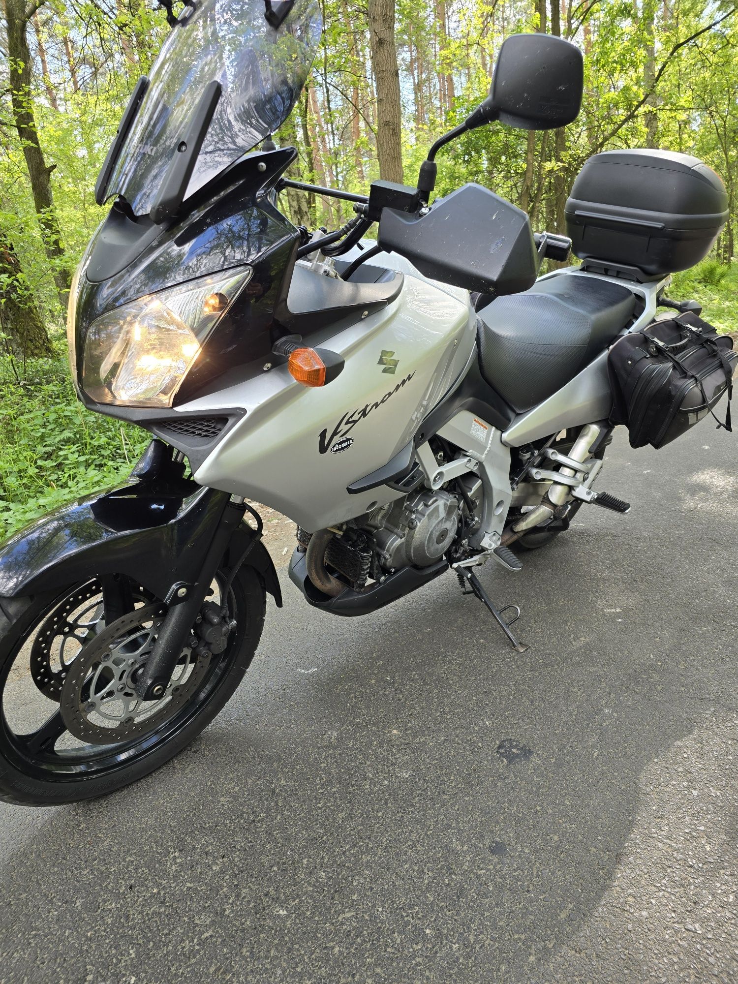 Suzuki v-strom 1000, 2004