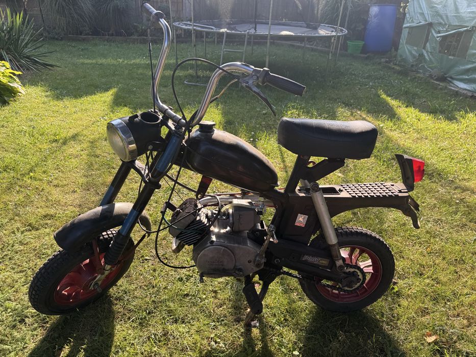 Motorynka odpala jezdzi