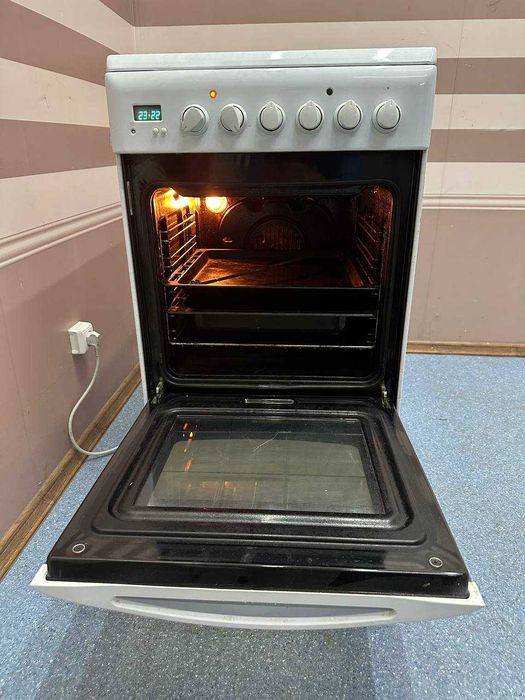 Плита електрична Hotpoin Ariston CUCINA C3VM5 склокераміка м.Шулявська