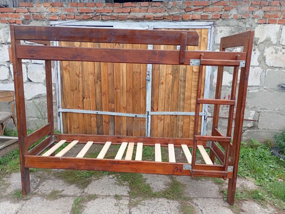 Двухярусну кровать